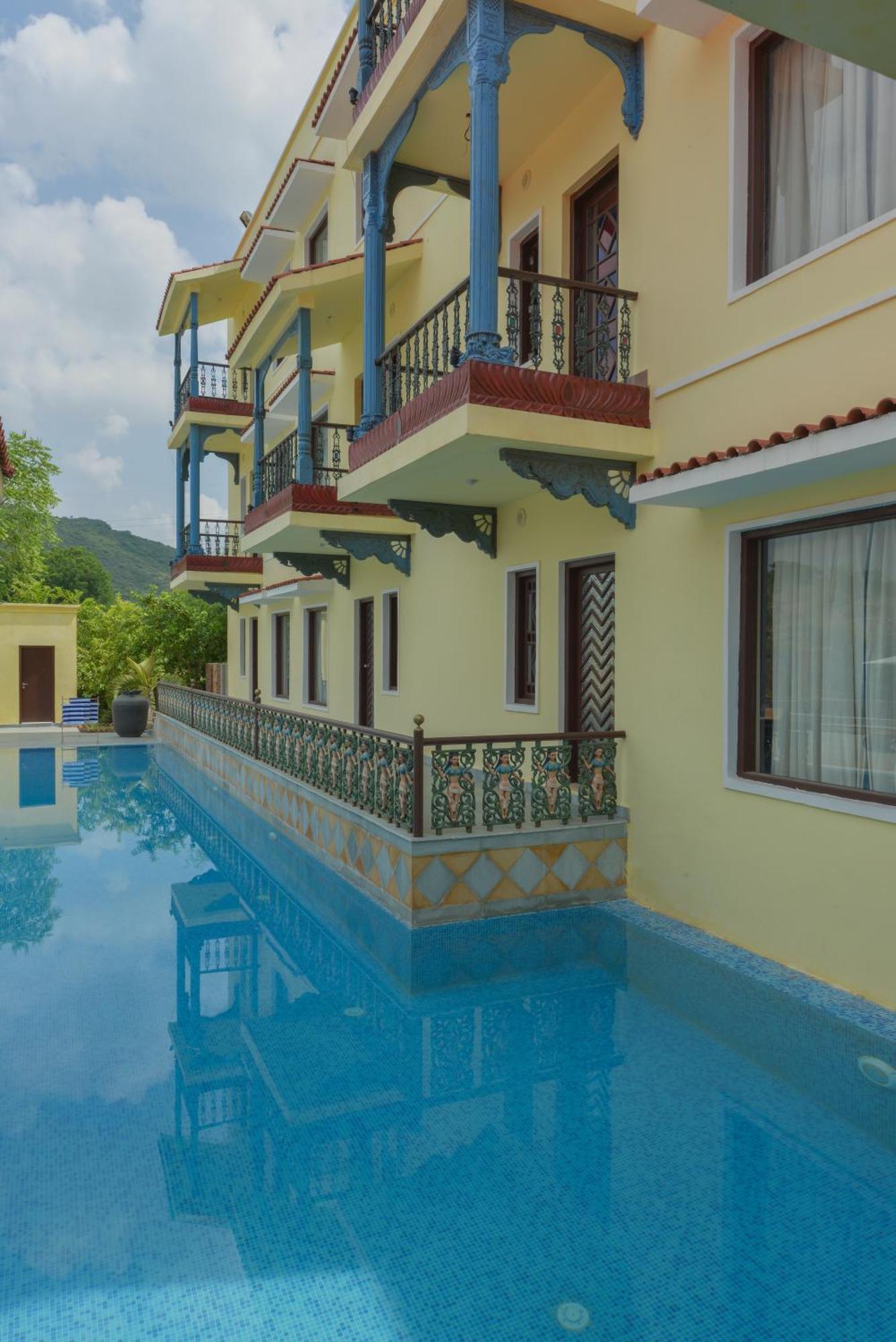 The Royal Retreat Resort & Spa Udaipur Bagian luar foto