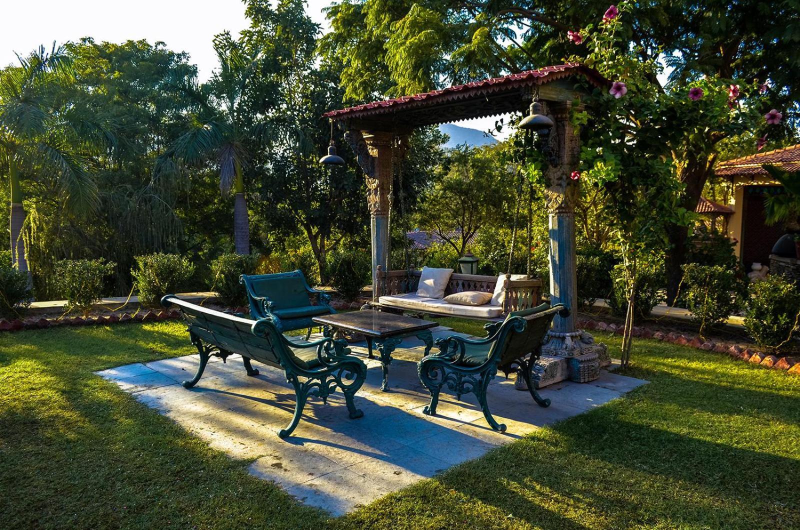 The Royal Retreat Resort & Spa Udaipur Bagian luar foto