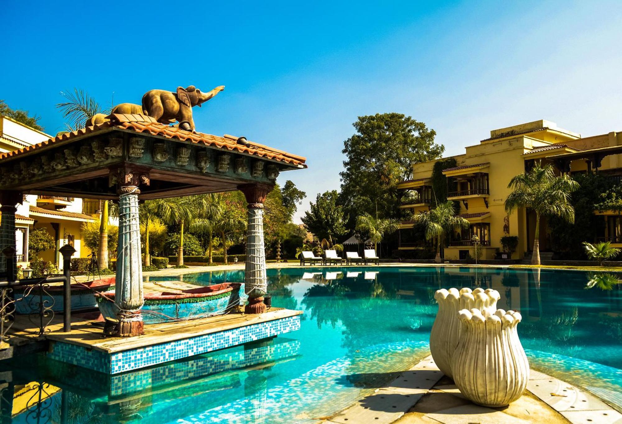 The Royal Retreat Resort & Spa Udaipur Bagian luar foto