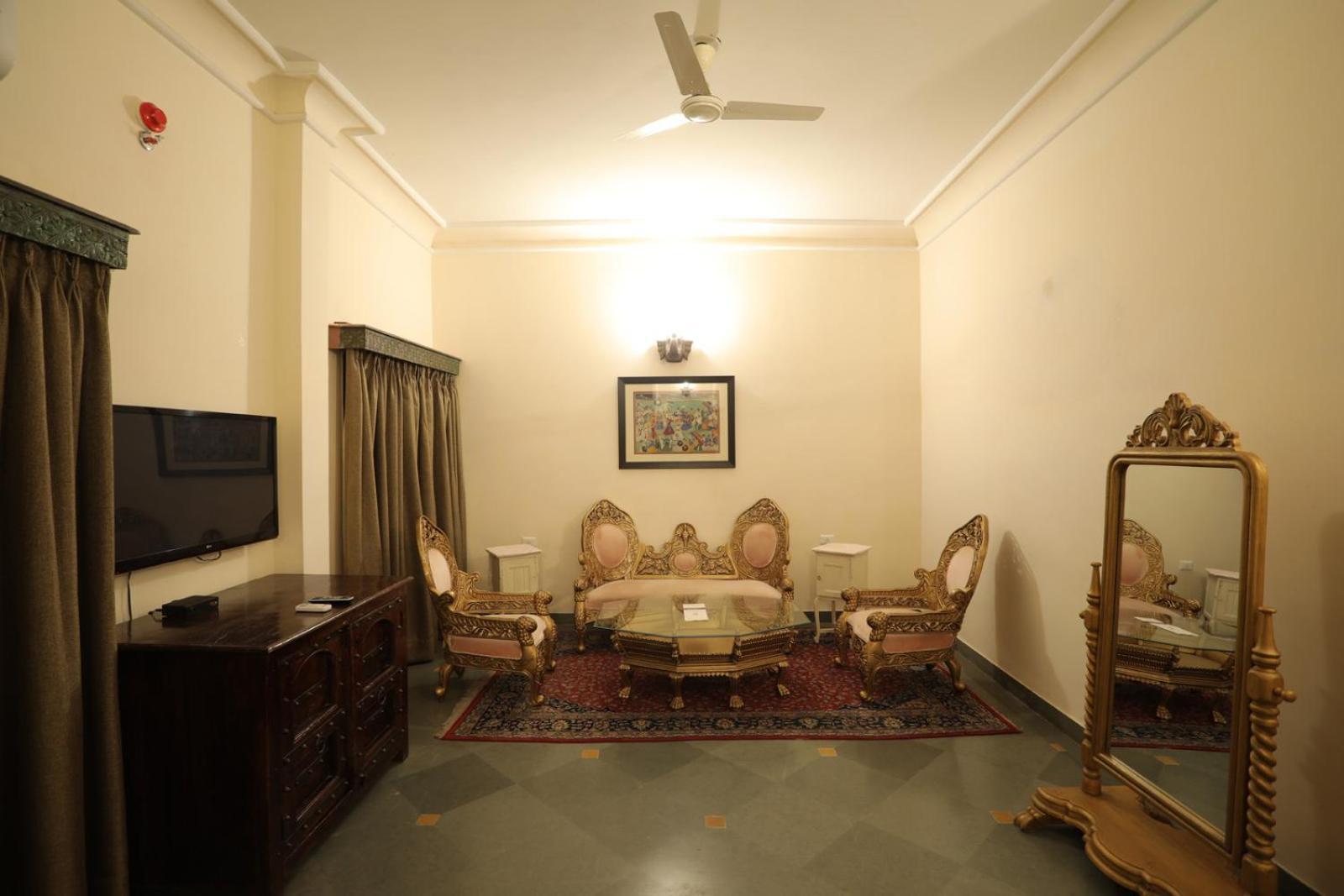 The Royal Retreat Resort & Spa Udaipur Bagian luar foto