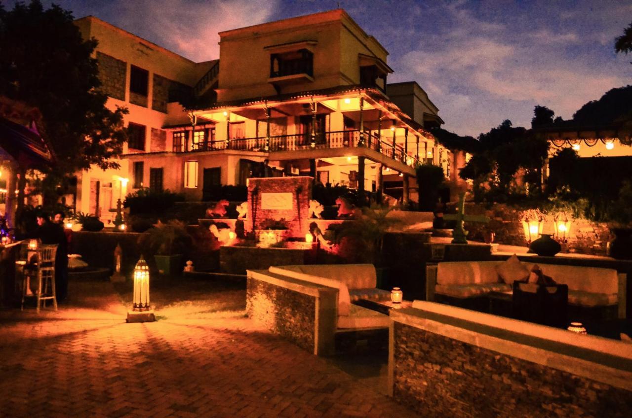The Royal Retreat Resort & Spa Udaipur Bagian luar foto
